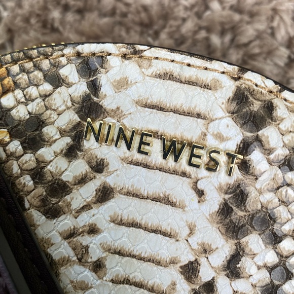 ‼️SALE‼️ Nine West Circle Round About Crossbody - Picture 2 of 8